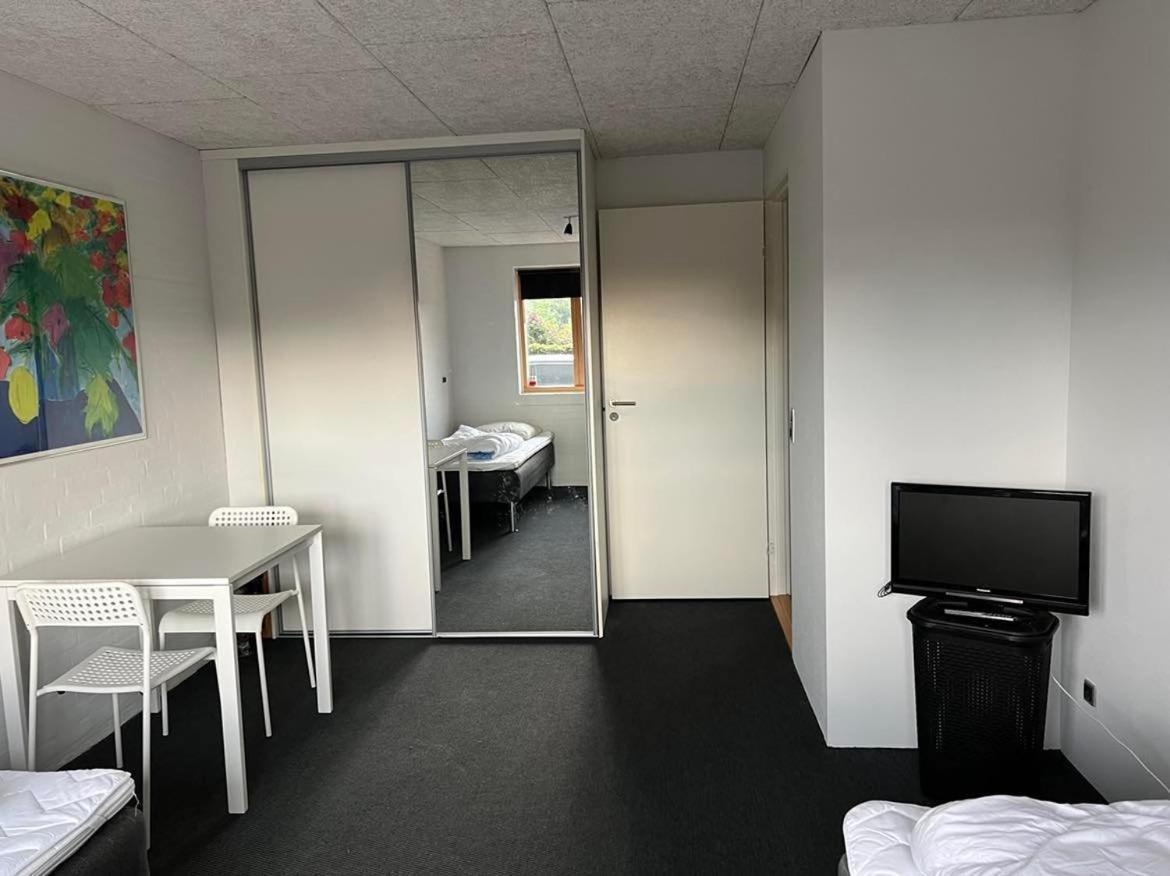 Ebbesens Bed And Bath - Two Double Rooms Herning Exterior foto
